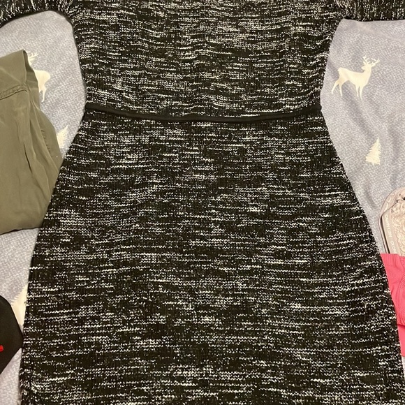 Dresss - Picture 8 of 16